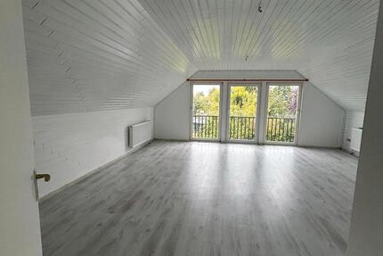 2 Zimmer Dachgeschoss Wohnung zimmer