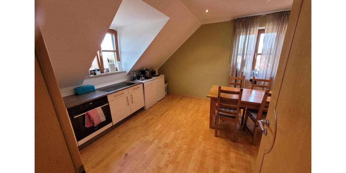 Dachgeschoßwohnung Allershausen - 3 Zimmer, 100 m&sup2;, 1.400&euro; | Angebot:25305072