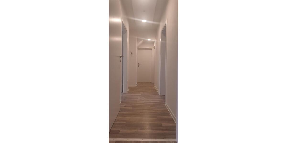 Dachgeschoßwohnung Nossen - 3 Zimmer, 69 m&sup2;, 450&euro; | Angebot:25978775