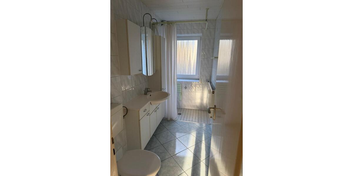 Erdgeschoßwohnung Wilhelmshaven - 4 Zimmer, 73 m&sup2;, 550&euro; | Angebot:25960199