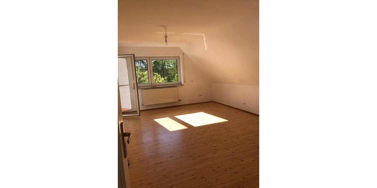 Dachgeschoßwohnung Stegaurach - 2 Zimmer, 64 m&sup2;, 630&euro; | Angebot:24893492