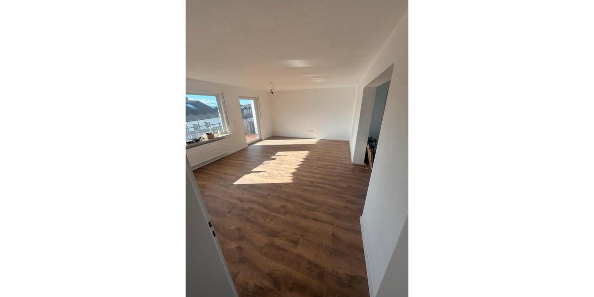 Etagenwohnung Wäschenbeuren - 4 Zimmer, 90 m&sup2;, 990&euro; | Angebot:25332661