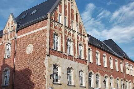 Wohnung zum Mieten in Eibenstock 942,50 € 145 m² 5 zimmer