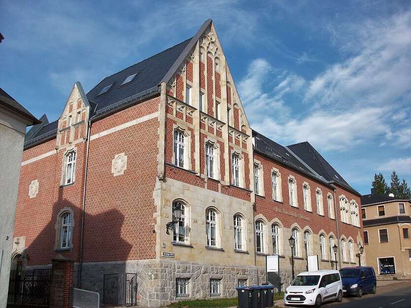 Wohnung zum Mieten in Eibenstock 942,50 € 145 m² 5 zimmer