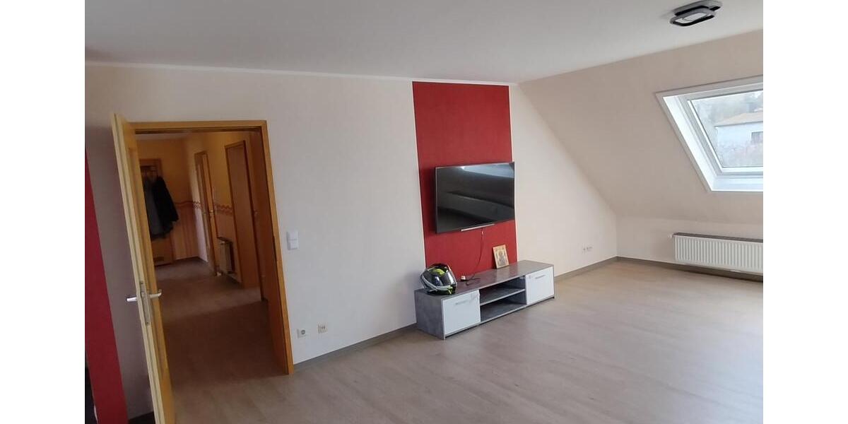Dachgeschoßwohnung Irmenach - 3 Zimmer, 96 m&sup2;, 500&euro; | Angebot:25873815