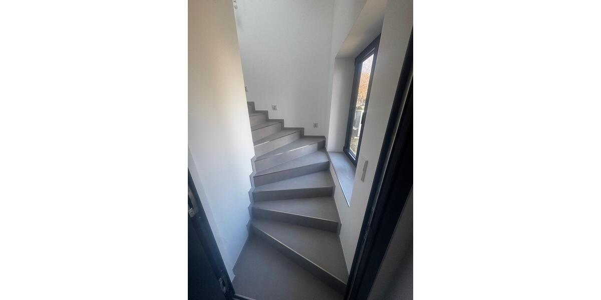 Dachgeschoßwohnung Bretten - 5 Zimmer, 125 m&sup2;, 1.480&euro; | Angebot:25131321