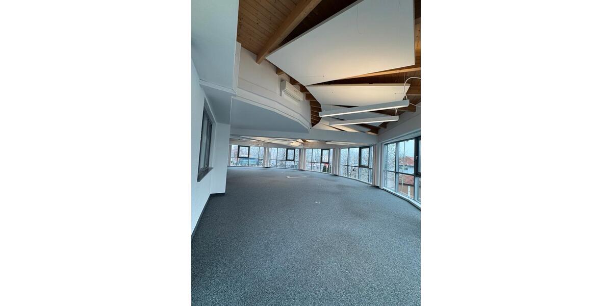 Helle Bürofläche mit Glasfront in Vierkirchen – Nähe S-Bahn zimmer