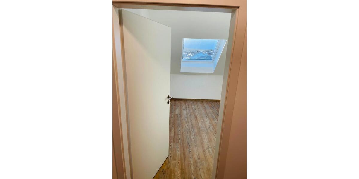 Doppelhaushälfte Hohenroth - 4.5 Zimmer, 122 m&sup2;, 1.195&euro; | Angebot:24835509