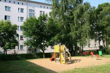 Wohnung zum Mieten in Magdeburg 340 € 49 m²