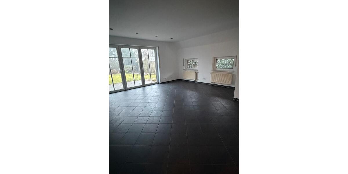 Einfamilienhaus Papenburg - 6 Zimmer, 150 m&sup2;, 1.575&euro; | Angebot:24850929