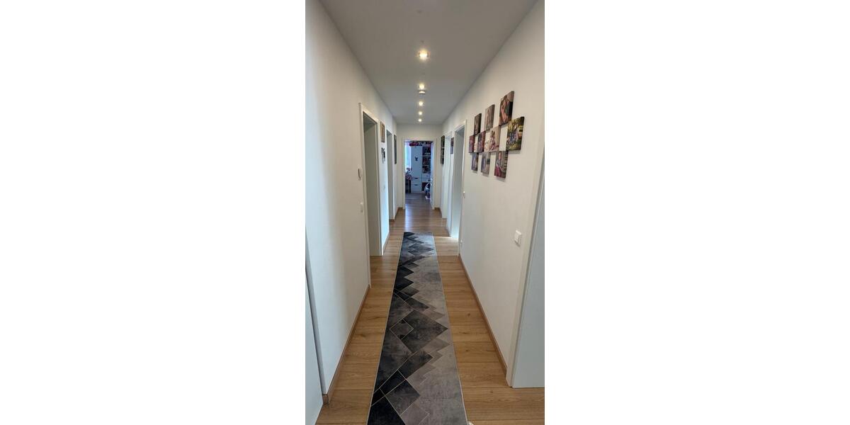 Etagenwohnung Böblingen - 4 Zimmer, 100 m&sup2;, 2.200&euro; | Angebot:24677436