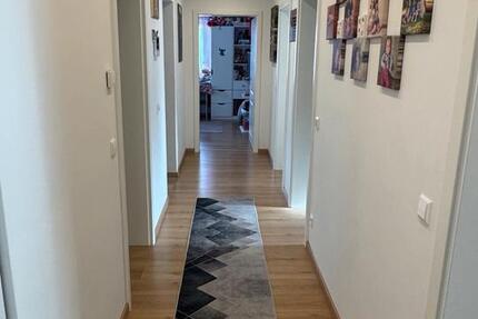 Wohnung Böblingen - 4 Zimmer, 100 m&sup2;, 2.200&euro; | Angebot:24677436