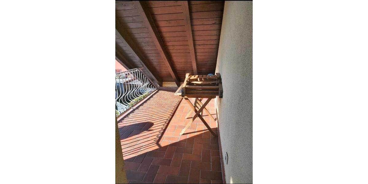 Dachgeschoßwohnung Schriesheim - 2 Zimmer, 80 m&sup2;, 1.150&euro; | Angebot:26030776