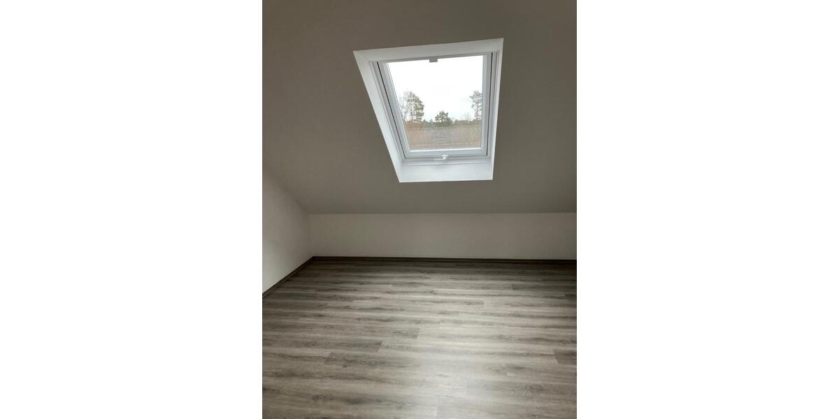 Reihenhaus Bamberg Gereuth - 5 Zimmer, 136 m&sup2;, 2.000&euro; | Angebot:25170603