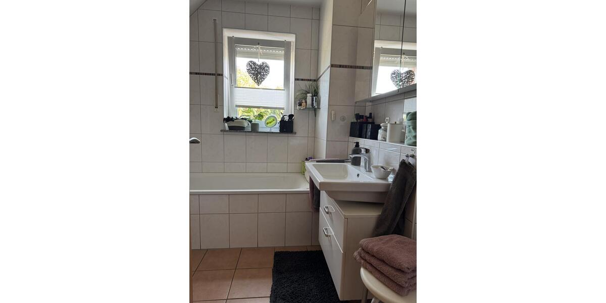 Obergeschosswohnung mit Balkon zu vermieten! 3 zimmer