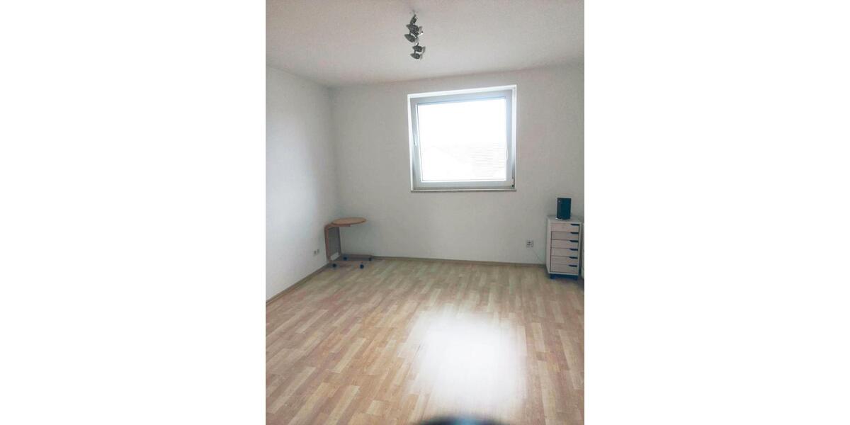 Etagenwohnung Immenstaad am Bodensee - 2.5 Zimmer, 90 m&sup2;, 1.220&euro; | Angebot:26314610