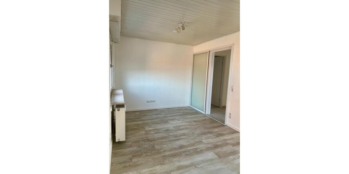 Dachgeschoßwohnung Niefern-Öschelbronn Öschelbronn - 3 Zimmer, 82 m&sup2;, 1.150&euro; | Angebot:26585722