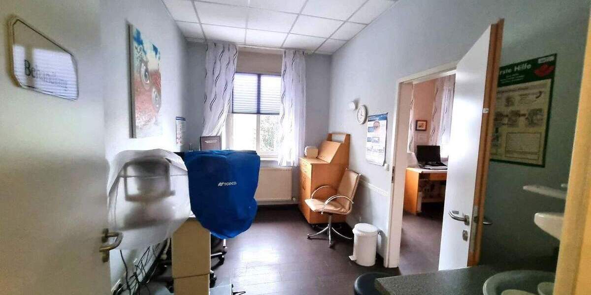 Gewerbeobjekt Amberg - 6 Zimmer, 1.700&euro; | Angebot:24905896