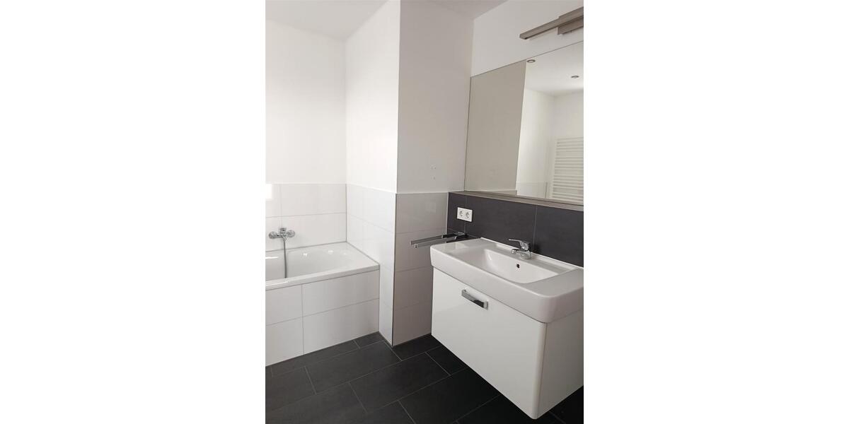 Etagenwohnung Zwenkau - 3 Zimmer, 108 m&sup2;, 1.500&euro; | Angebot:24731217