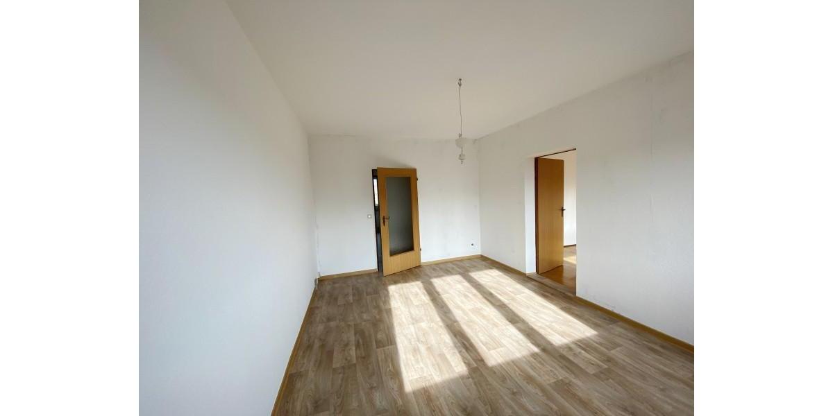 Etagenwohnung Oelsnitz (Vogtland) - 2 Zimmer, 49 m&sup2;, 275&euro; | Angebot:25230900