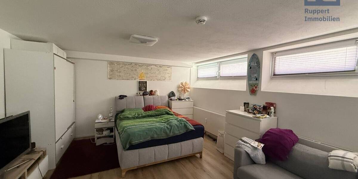 Etagenwohnung Würzburg Altstadt - 3 Zimmer, 102 m&sup2;, 1.000&euro; | Angebot:26092336