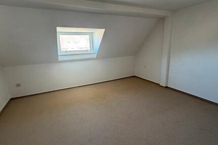 NACHMIETER für Zentrale Dachgeschoss Wohnung in Mürwik 4 zimmer