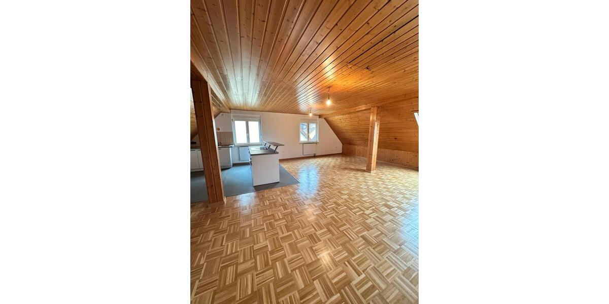 Dachgeschoßwohnung Tuttlingen - 2 Zimmer, 68 m&sup2;, 760&euro; | Angebot:26415274