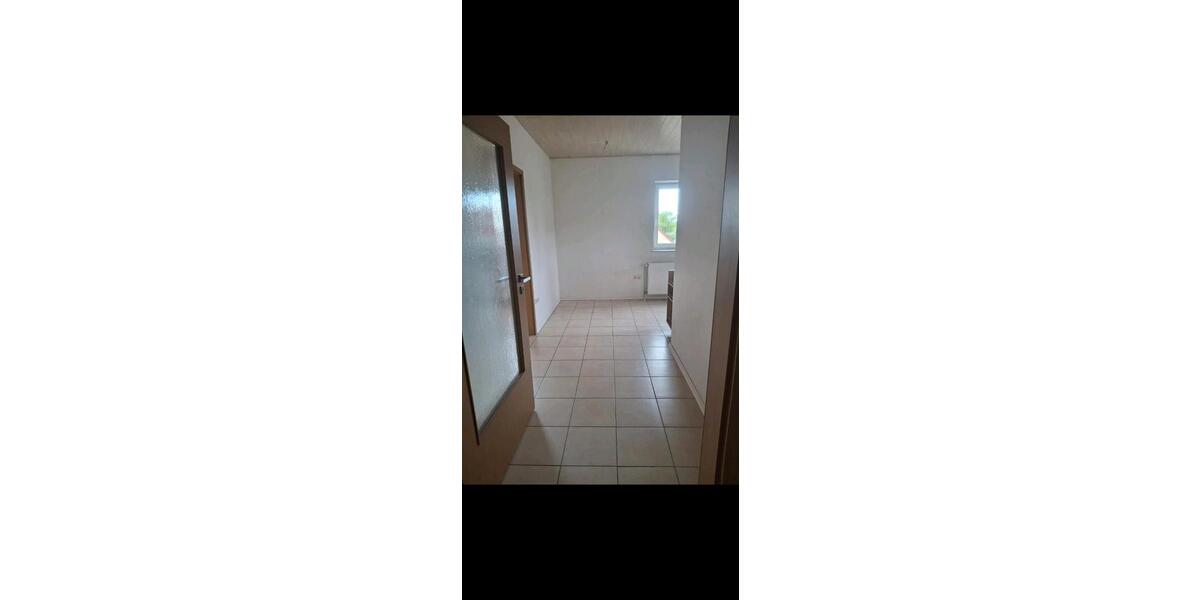 Dachgeschoßwohnung Schierling - 4 Zimmer, 100 m&sup2;, 1.050&euro; | Angebot:26614912