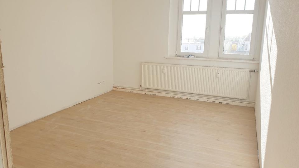 Dachgeschoßwohnung Artern - 3 Zimmer, 100 m&sup2;, 500&euro; | Angebot:26646976