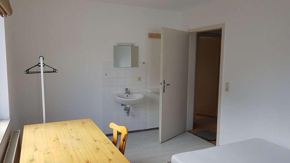 Wohnen auf Zeit Tettnang - 16 Zimmer, 90 m&sup2;, 460&euro; | Angebot:25957658