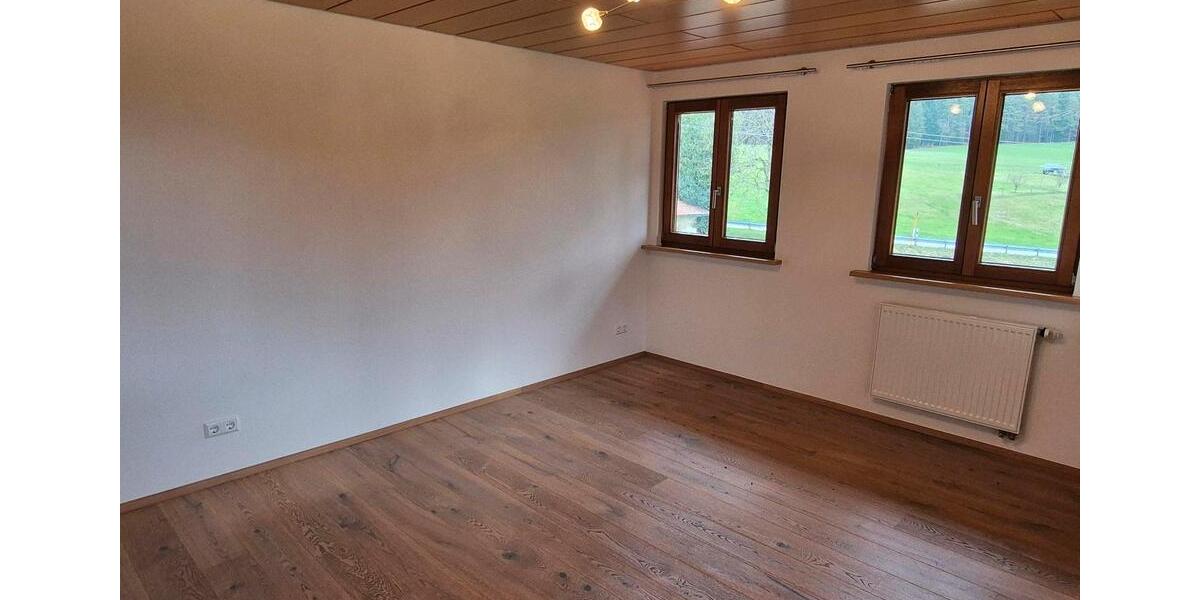 Dachgeschoßwohnung Elzach - 5 Zimmer, 137 m&sup2;, 1.300&euro; | Angebot:26625627