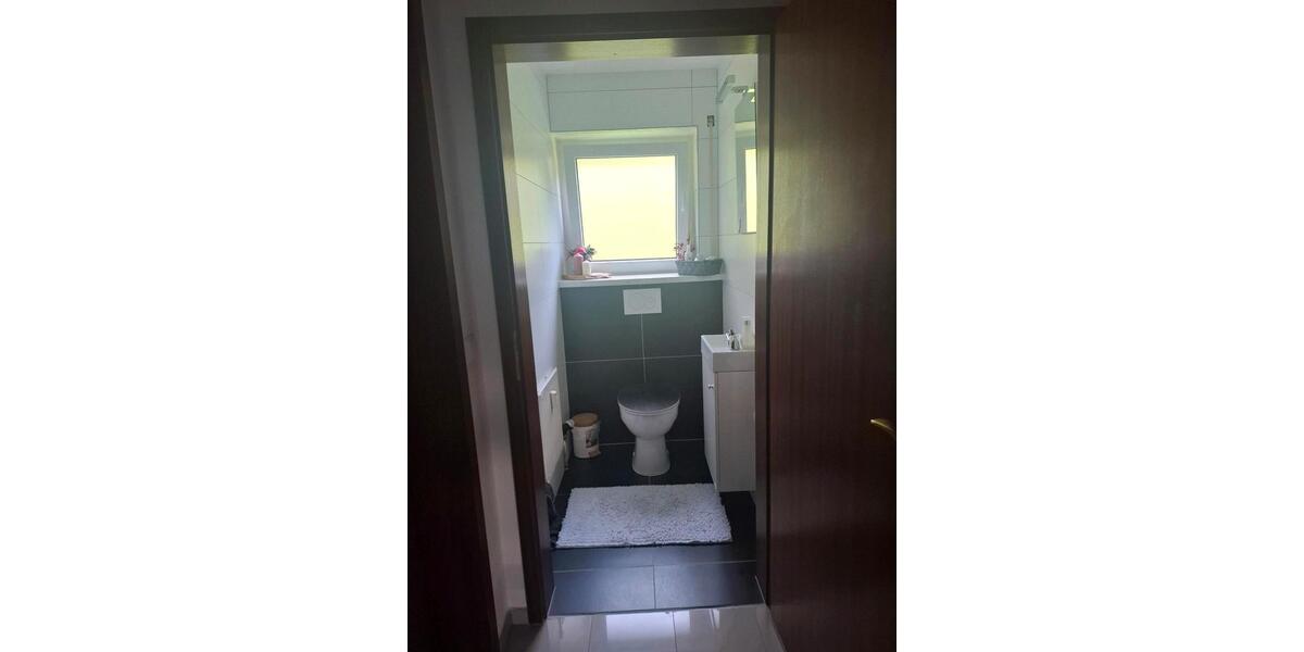 Erdgeschoßwohnung Albstadt - 5 Zimmer, 128 m&sup2;, 1.200&euro; | Angebot:26448412