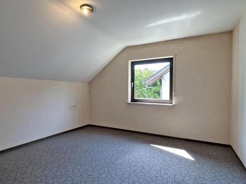 Sonnendurchflutete 4 Zimmerwohnung mit Garten,Terrasse