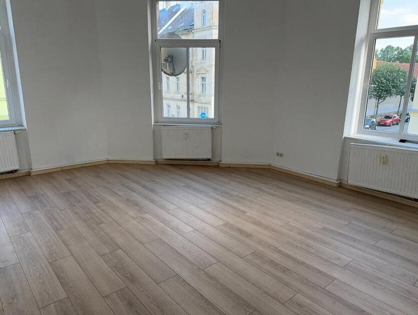 6 7 8 RaumWohnung mit drei Bädern Zentrum-Döbeln 04720