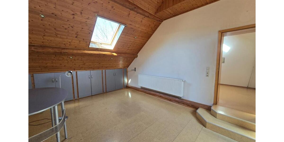 Etagenwohnung Tholey - 5 Zimmer, 200 m&sup2;, 1.350&euro; | Angebot:26521289