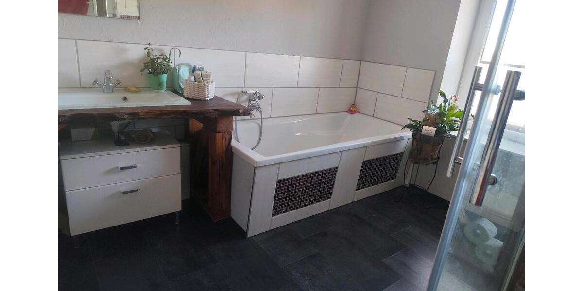 Etagenwohnung Königslutter am Elm - 5.5 Zimmer, 180 m&sup2;, 1.800&euro; | Angebot:26662514