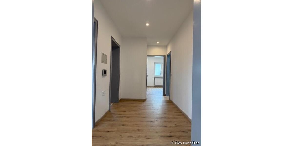 Dachgeschoßwohnung Ottweiler - 5 Zimmer, 97 m&sup2;, 750&euro; | Angebot:25892650