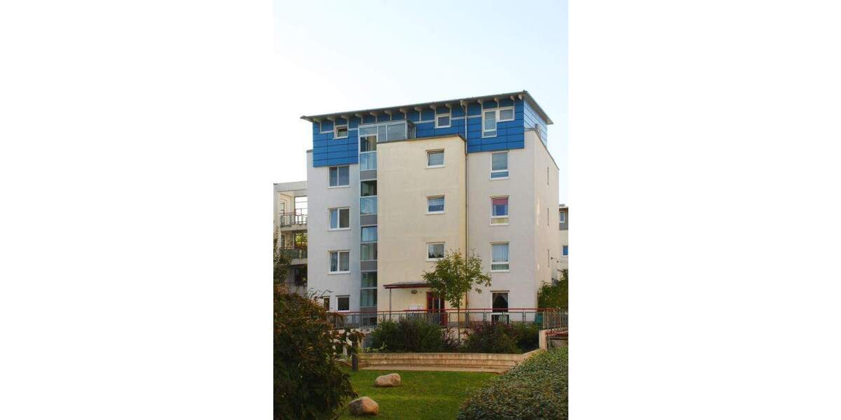 16008110861 schöne Zweizimmerwohnung mit Balkon im ersten Obergeschoß 2 zimmer