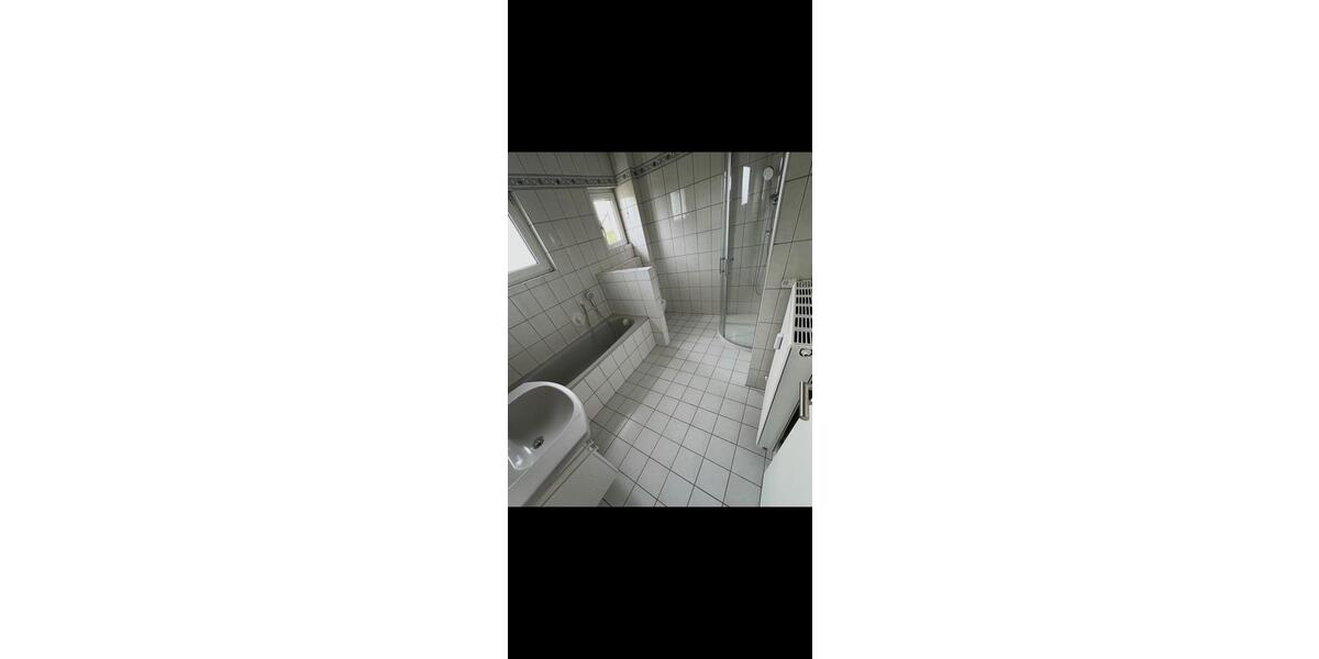 Renovierte 5-Zimmer-Wohnung zu vermieten 5 zimmer