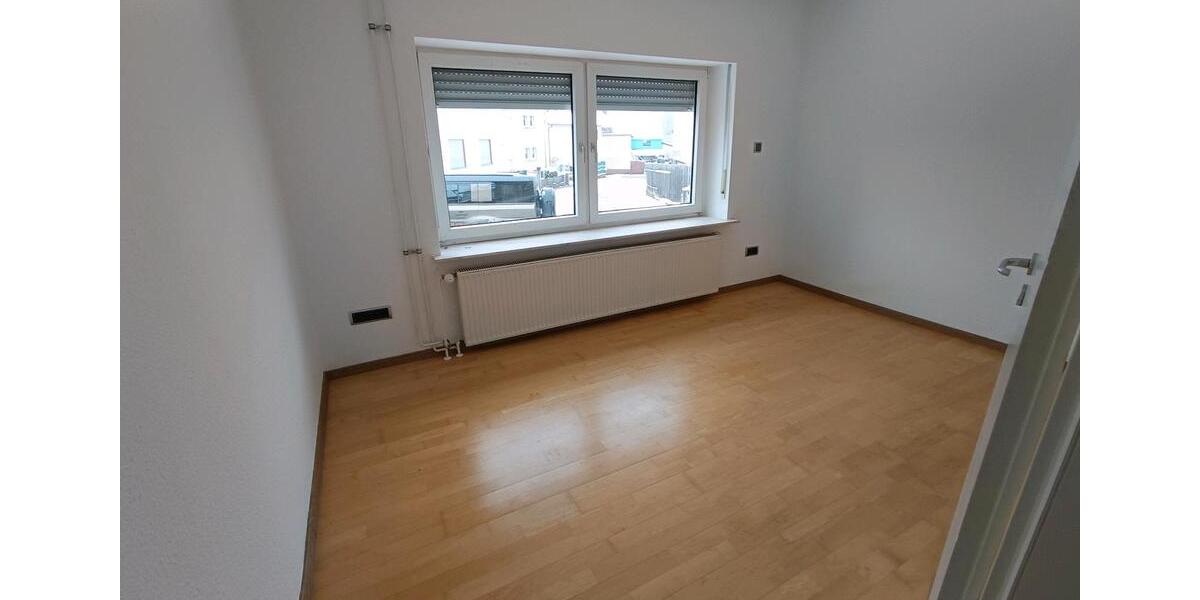 Etagenwohnung Wetzlar Dutenhofen - 4 Zimmer, 90 m&sup2;, 340&euro; | Angebot:24842769