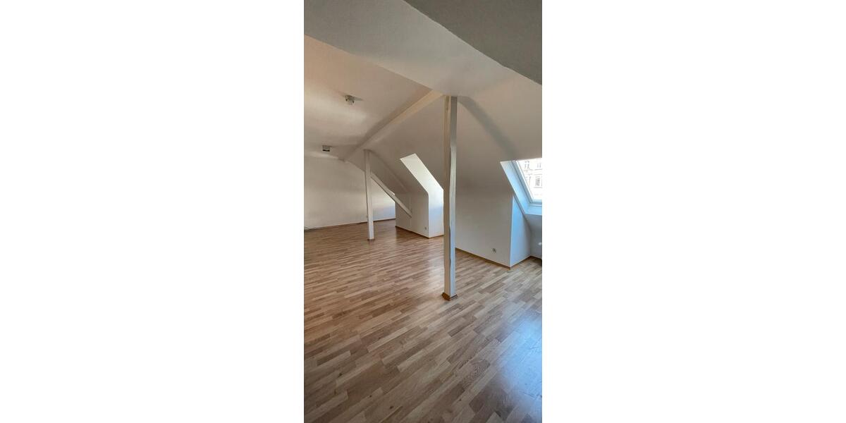 Dachgeschoßwohnung Saarbrücken Eschberg - 2 Zimmer, 50 m&sup2;, 575&euro; | Angebot:26013062
