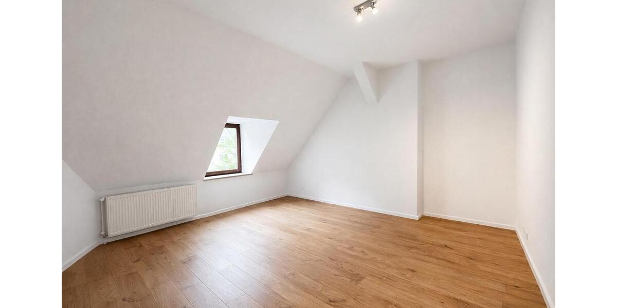 Dachgeschoßwohnung Trier West-Pallien - 4 Zimmer, 127 m&sup2;, 1.580&euro; | Angebot:26279810