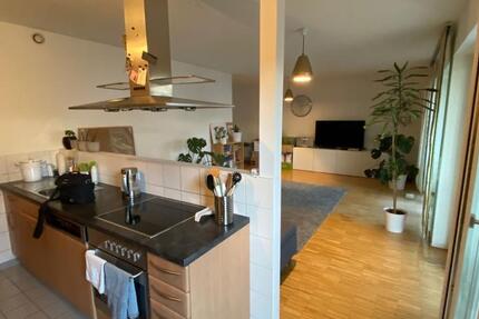 TraumWohnung vom Eigentümer - ruhig, mit Balkon und Wintergarten
