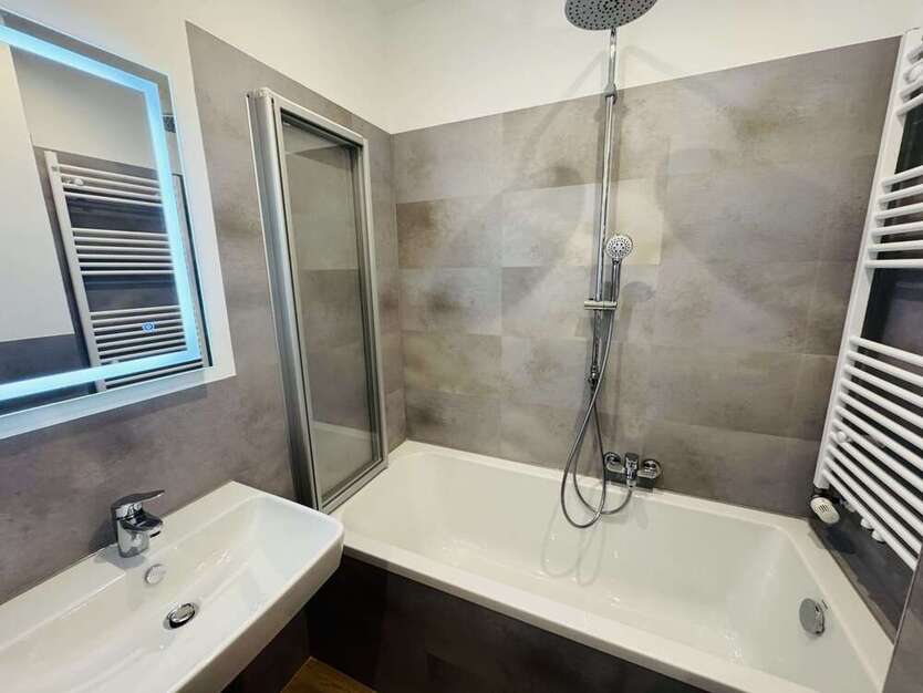 Wohnung zum Mieten in Chemnitz 320 € 53.55 m²