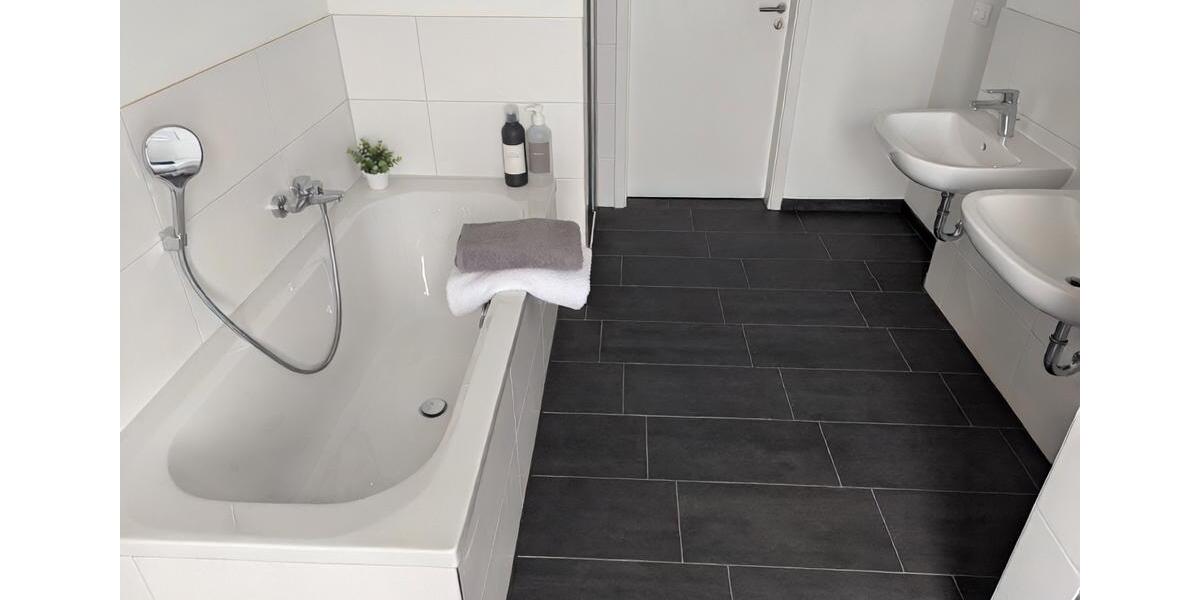 Erdgeschoßwohnung Straubing - 3 Zimmer, 94 m&sup2;, 1.230&euro; | Angebot:26636174