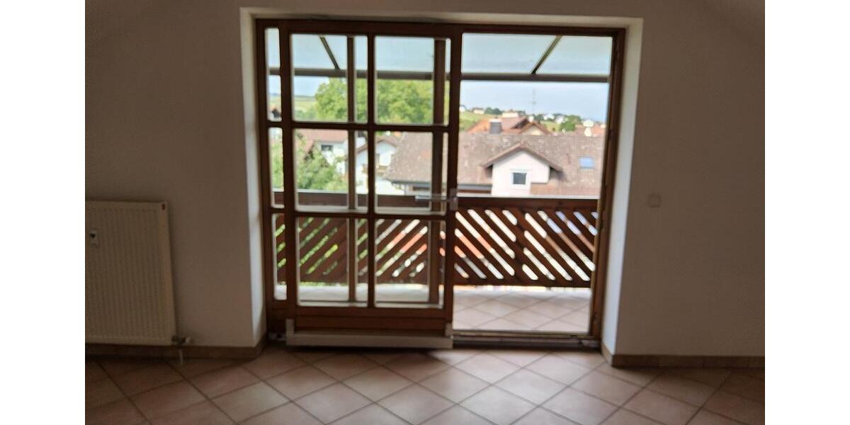Dachgeschoßwohnung Bayerbach - 2 Zimmer, 69 m&sup2;, 490&euro; | Angebot:24768349