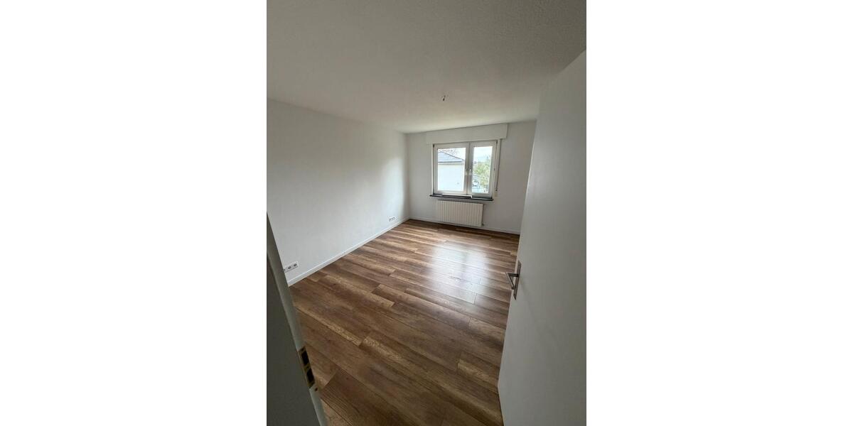 Erdgeschoßwohnung Flörsheim am Main - 3 Zimmer, 67 m&sup2;, 1.100&euro; | Angebot:24840545