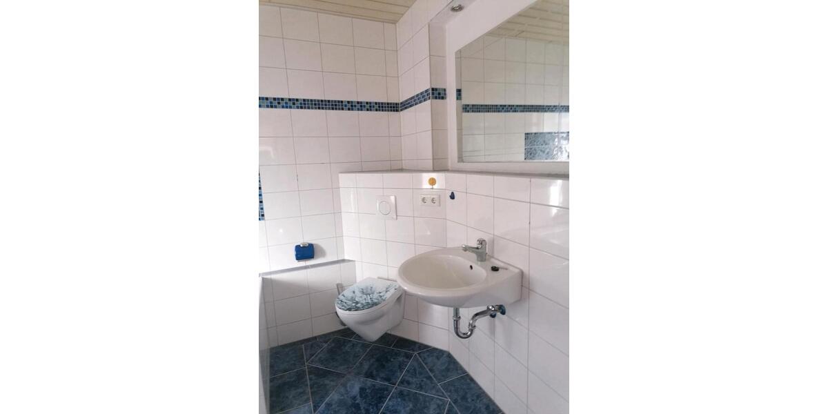 Erdgeschoßwohnung Zella-Mehlis Mehlis - 3 Zimmer, 78 m&sup2;, 700&euro; | Angebot:25956356