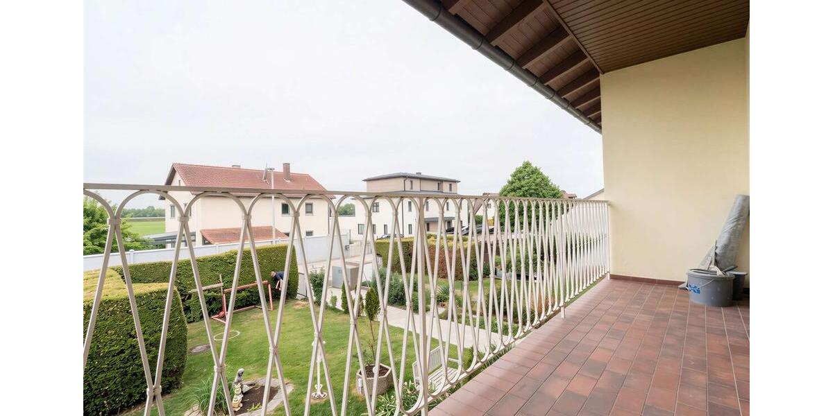 Etagenwohnung Pliening - 3 Zimmer, 92 m&sup2;, 1.500&euro; | Angebot:26619258