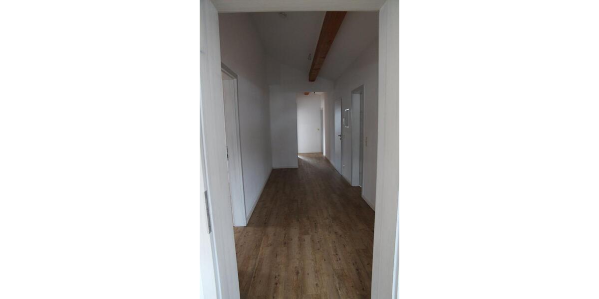 Dachgeschoßwohnung Neubeuern - 4.5 Zimmer, 126 m&sup2;, 1.540&euro; | Angebot:25975861